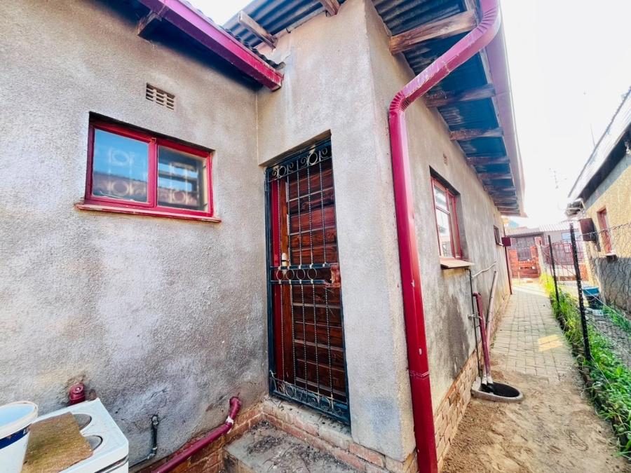 3 Bedroom Property for Sale in Kagisanong Free State